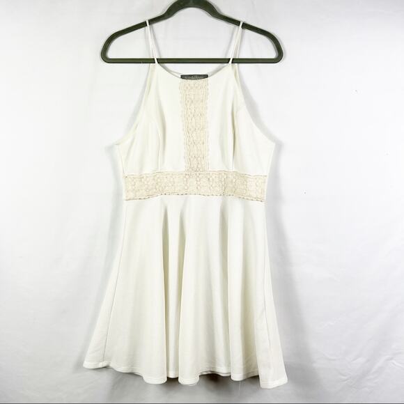finn & clover Dresses & Skirts - FINN & CLOVER Cream Spaghetti Strap Dress with Lace in Medium